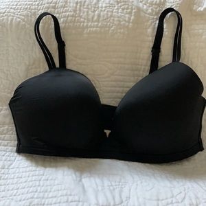 Black Victoria’s Secret bra